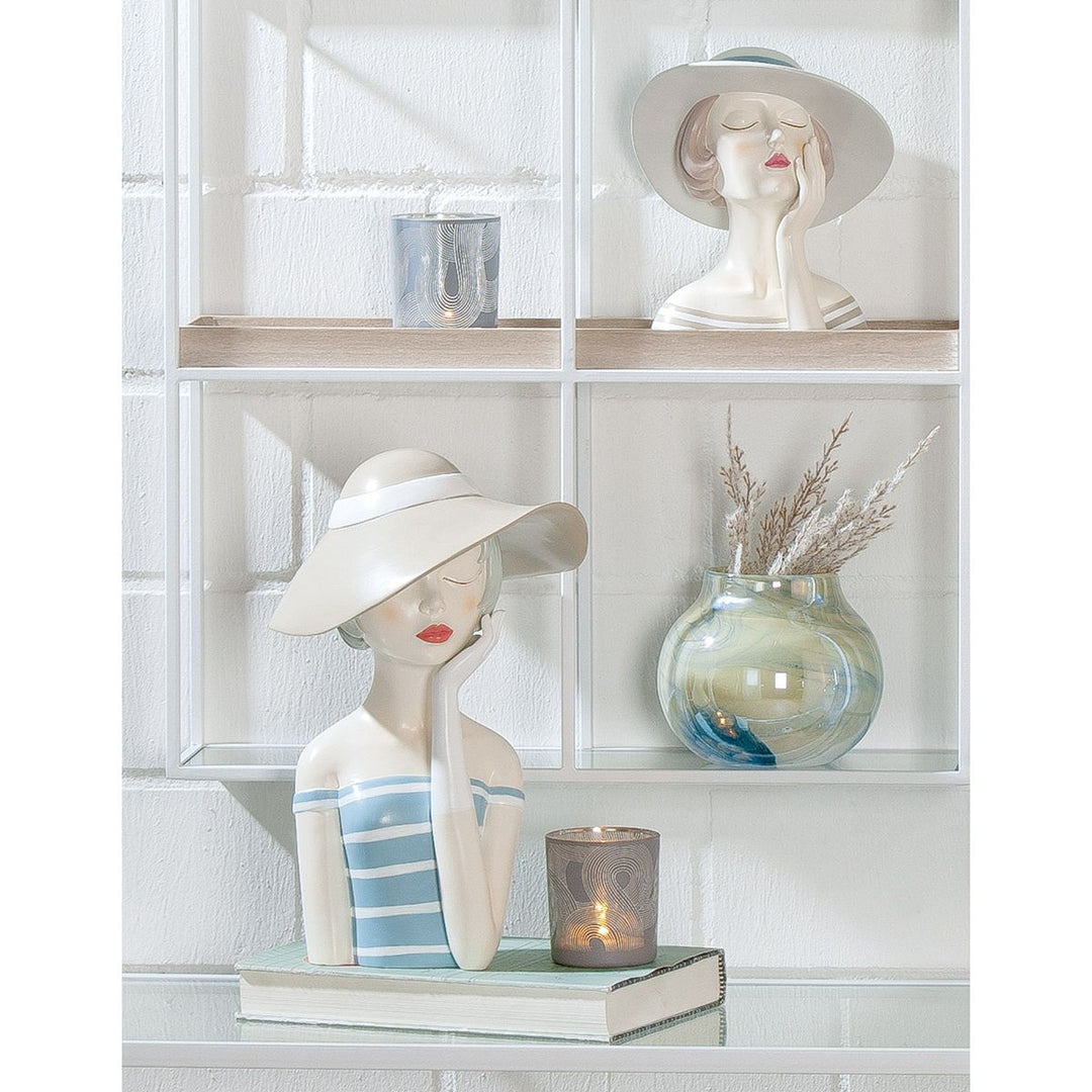 Figur Frau „Lady mit cremefarbenem Hut“