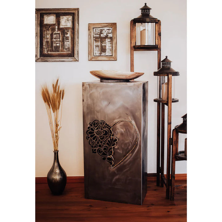 Säule – Goldenes Herz