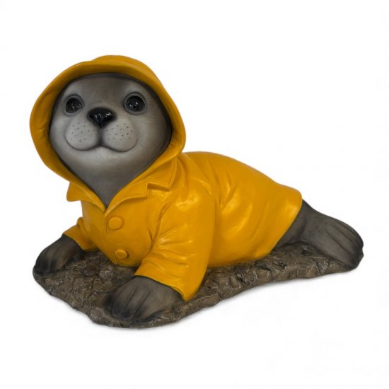 Dekofigur Seehund mit Regenjacke – maritime Tierfigur aus Kunstharz in Gelb und Grau