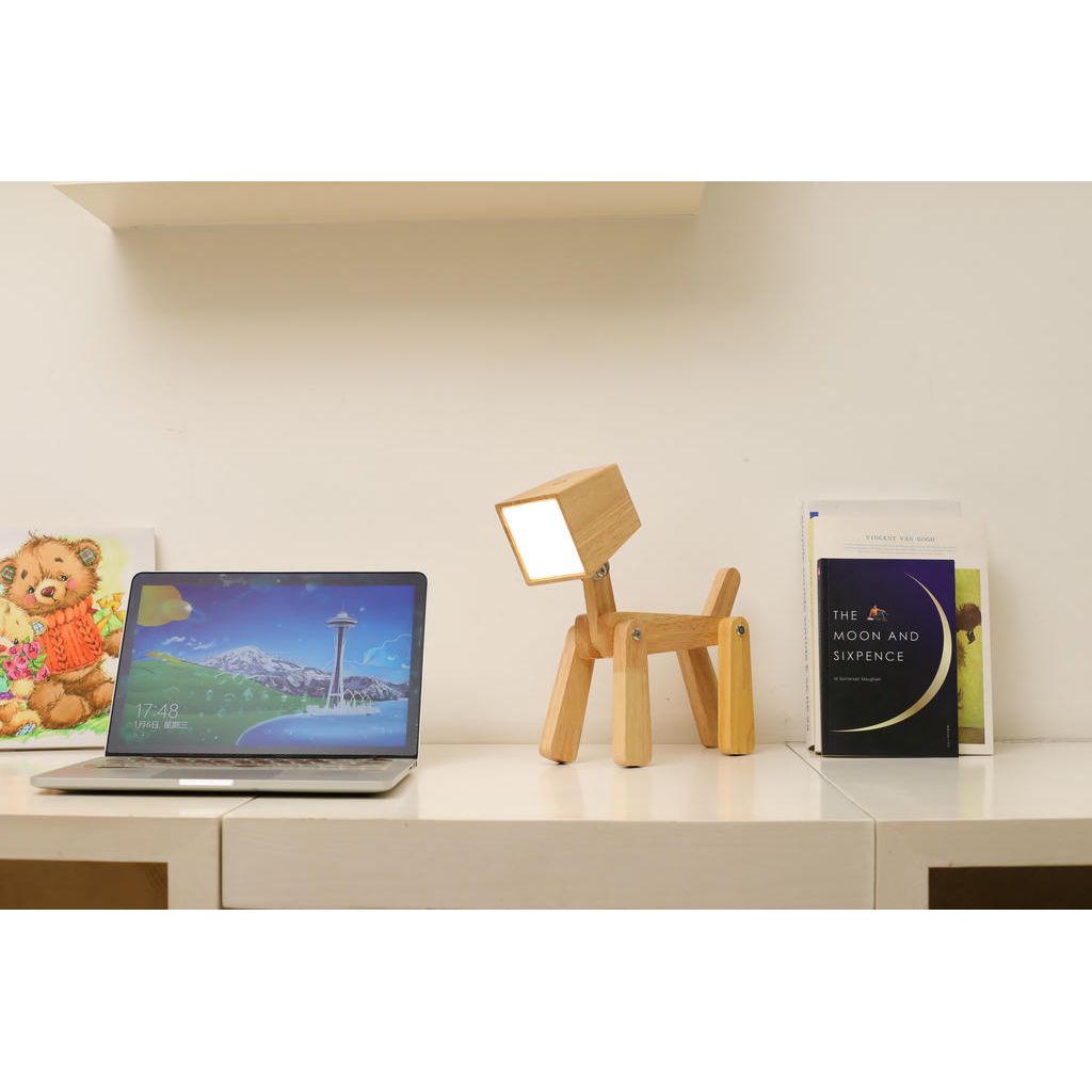 Tischleuchte Hund Charlie – moderne Holzlampe mit Akku, Touchfunktion und flexiblem Design