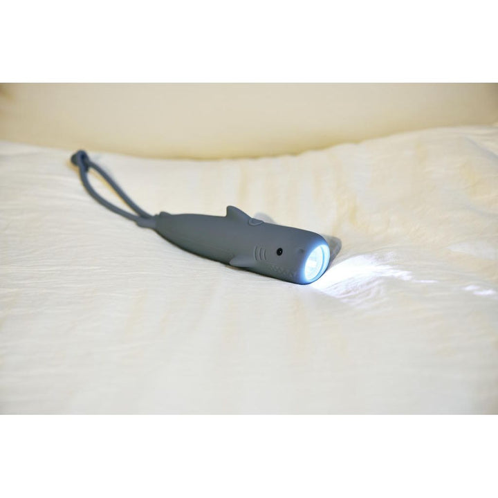 Taschenlampe Hai aus Silikon mit Akku – coole LED Leuchte im maritimen Design