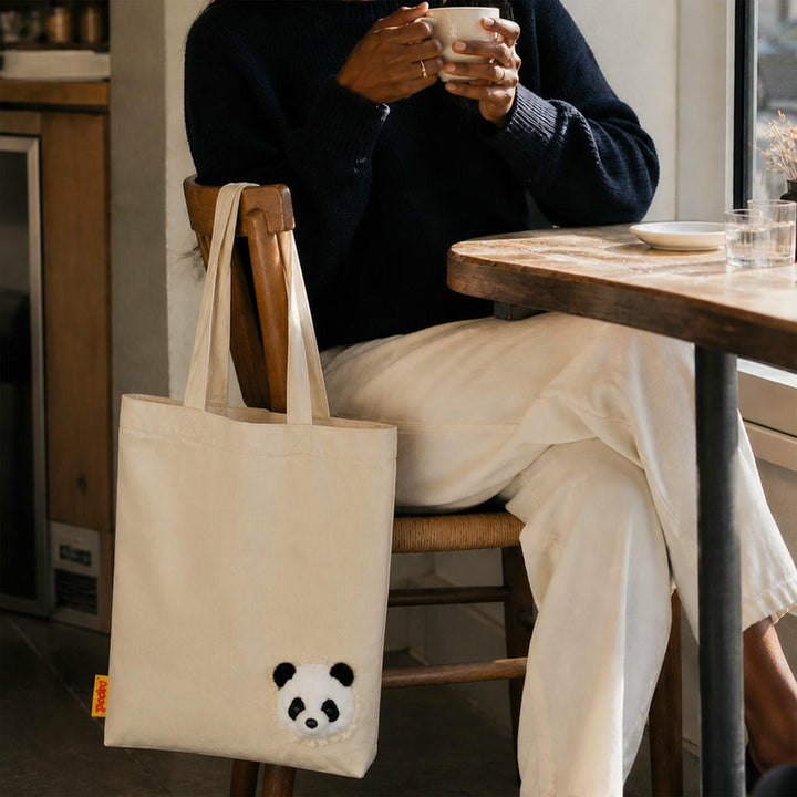 Stofftasche Peeky Panda mit Plüschmotiv in Creme