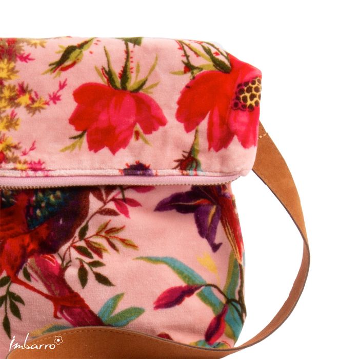Umhängetasche Blossom – elegante Samttasche mit floralem Design in Rosa Multicolor