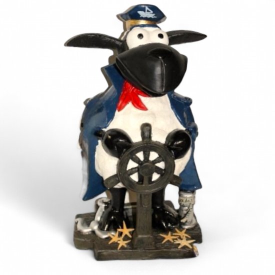 Molly Kapitän am Steuerrad aus Kunstharz – maritime Dekofigur für Haus und Garten