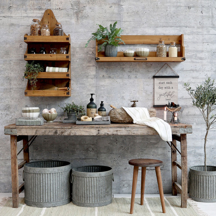 Skandinavischer alter Holztisch aus Recyclingholz Luxurelle Nordic Patina