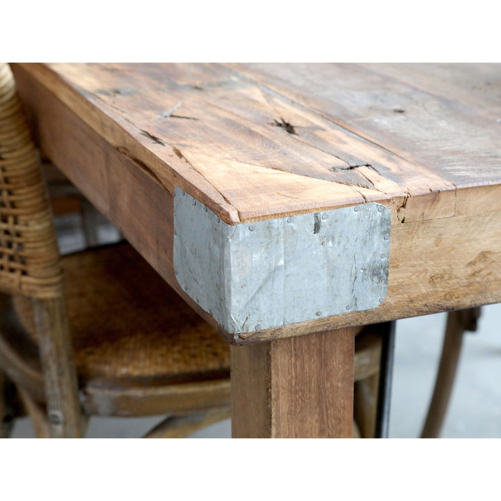 Skandinavischer alter Holztisch aus Recyclingholz Luxurelle Nordic Patina