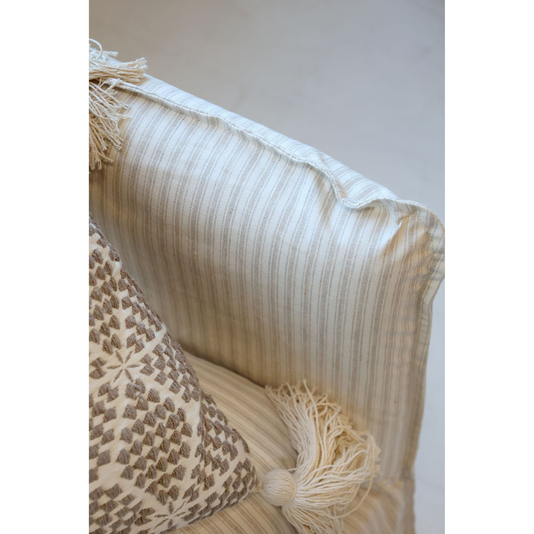 Sessel Malo aus Leinen mit 3 Kissen in Creme und Latte
