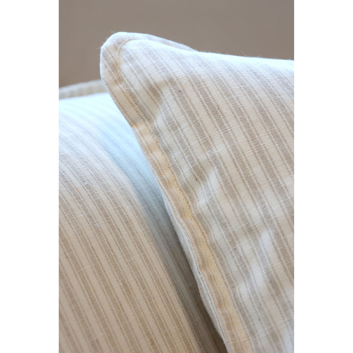Malo Sofa aus Leinen mit 5 Kissen in Creme und Latte