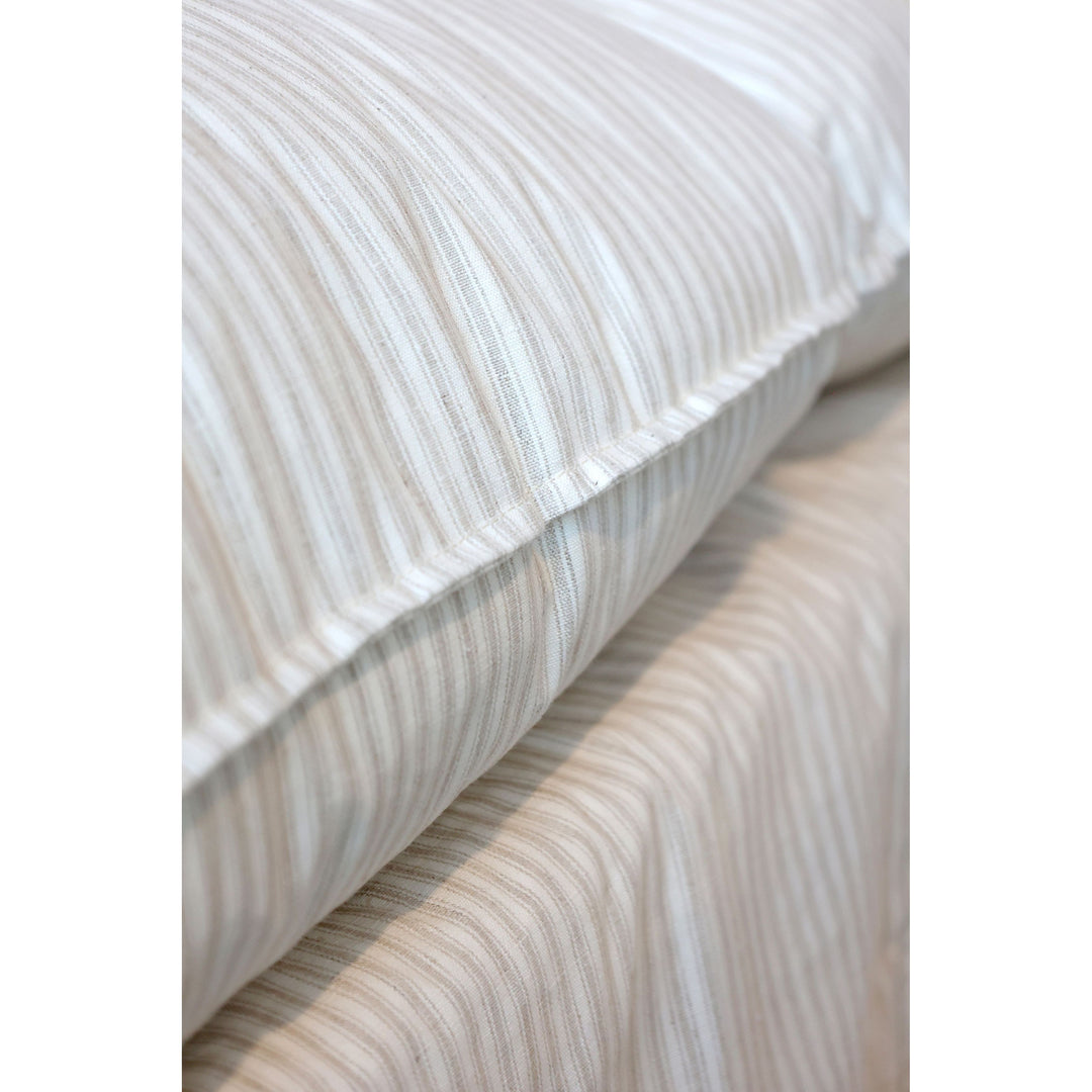 Malo Sofa aus Leinen mit 5 Kissen in Creme und Latte