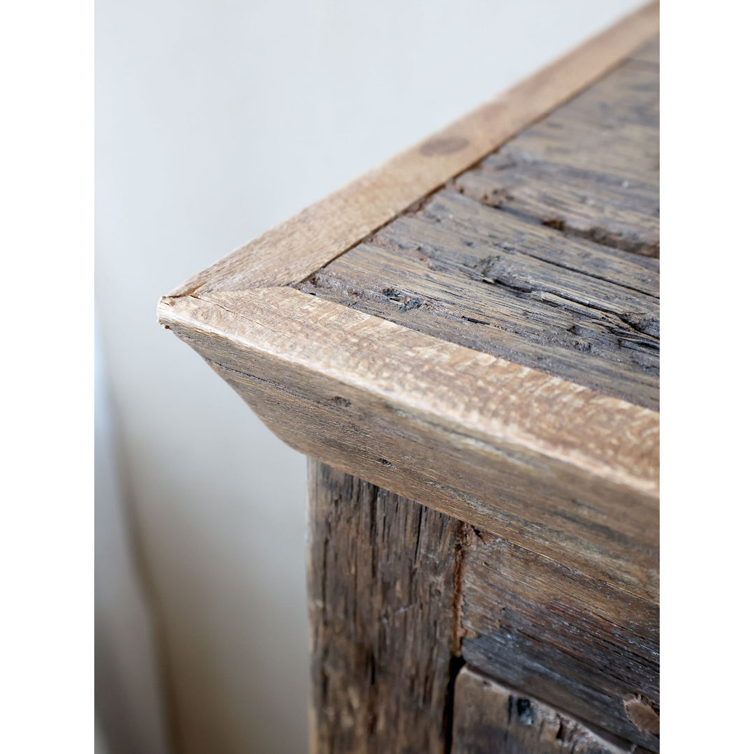 Skandinavischer Vitrinen Schrank aus Recyclingholz – Luxurelle Nordic Patina