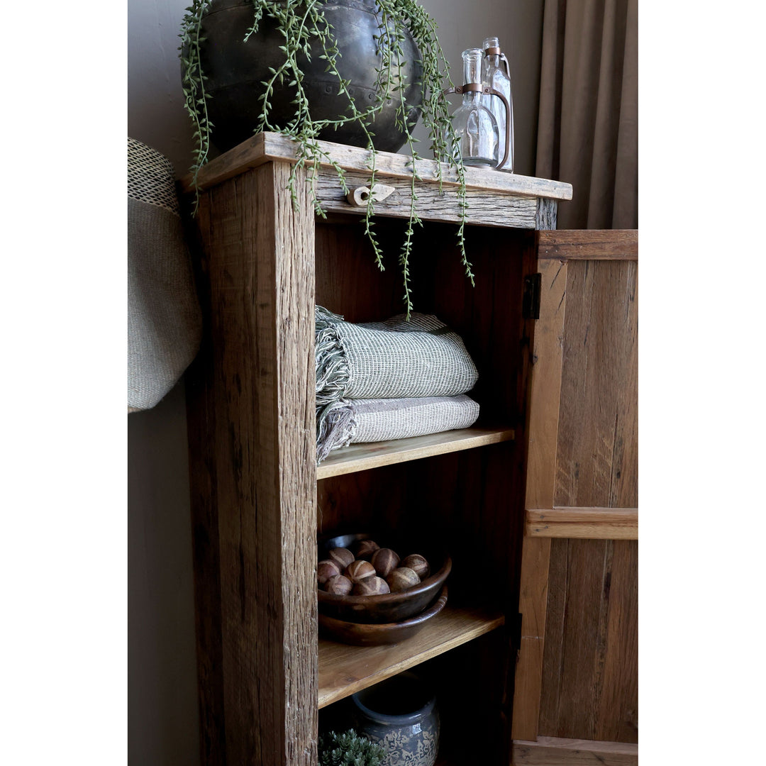 Skandinavischer Schrank aus Recyclingholz – Luxurelle Nordic Patina