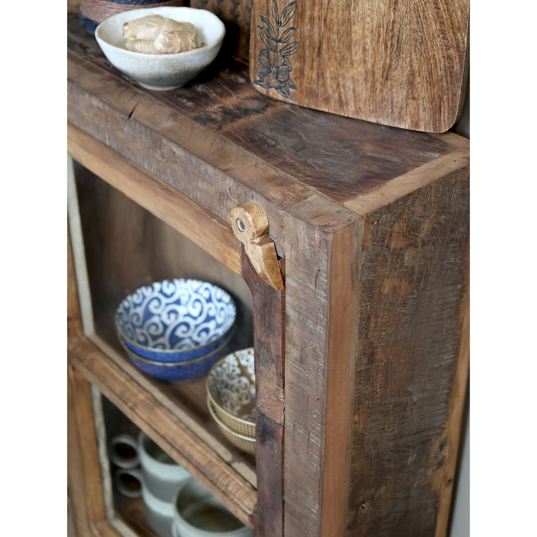 Skandinavische Vitrine aus Recyclingholz – Luxurelle Nordic Patina