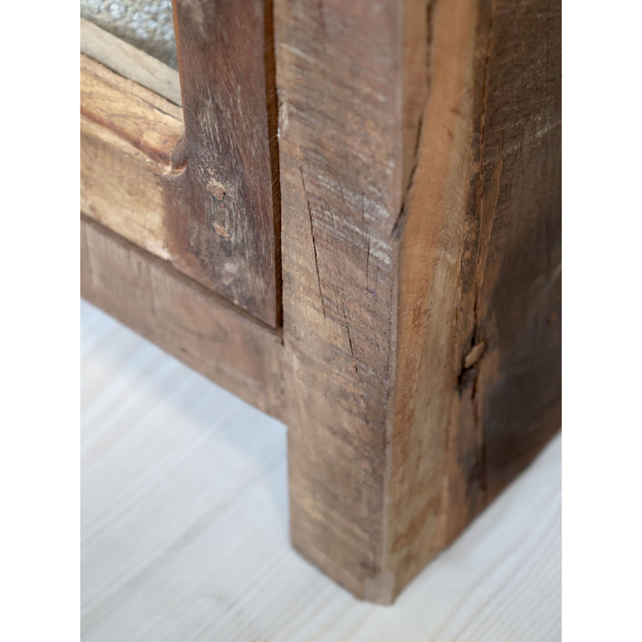 Skandinavische Vitrine aus Recyclingholz – Luxurelle Nordic Patina
