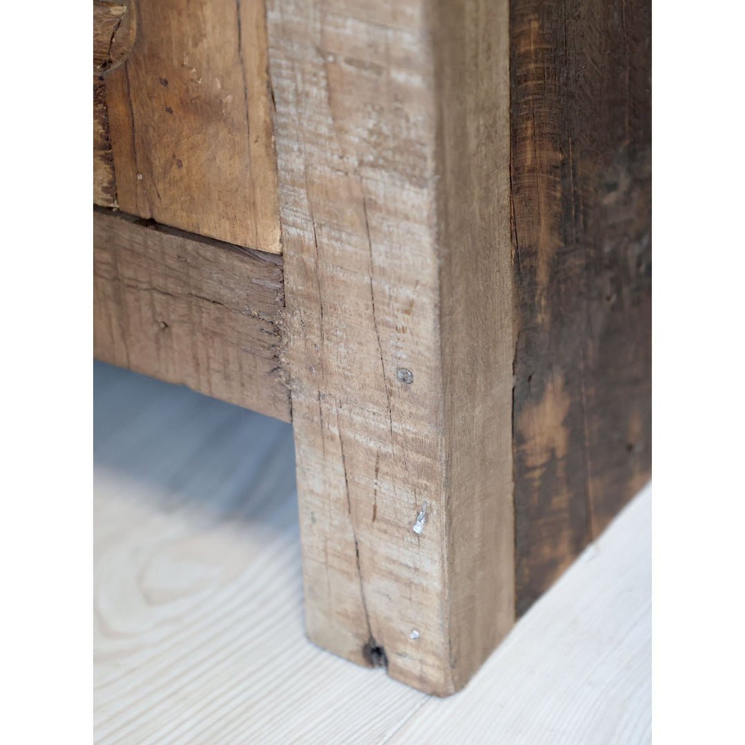 Skandinavischer Vitrinen Schrank aus Recyclingholz – Luxurelle Nordic Patina