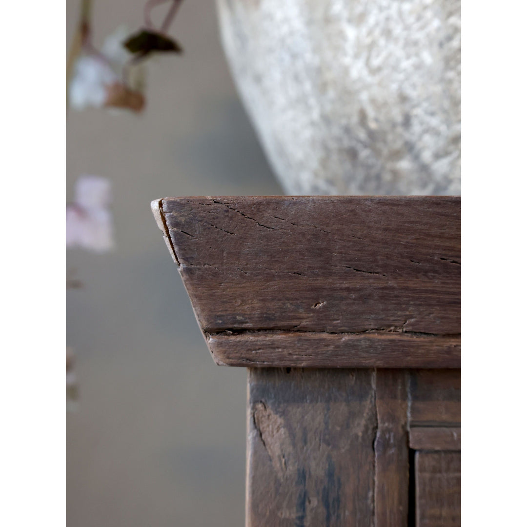 Skandinavischer Vitrinen Schrank aus Recyclingholz – Luxurelle Nordic Patina