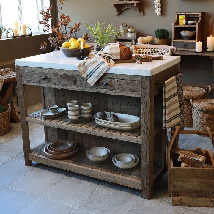 Skandinavischer Anrichtetisch mit Marmorplatte aus Recyclingholz – Luxurelle Nordic Patina