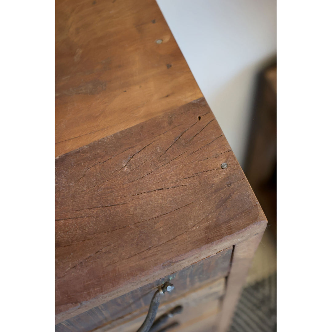 Skandinavische Kommode mit 8 Schubladen aus Recyclingholz – Luxurelle Nordic Patina