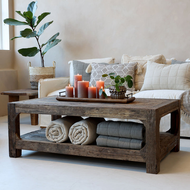 Skandinavischer Couchtisch aus Recyclingholz
