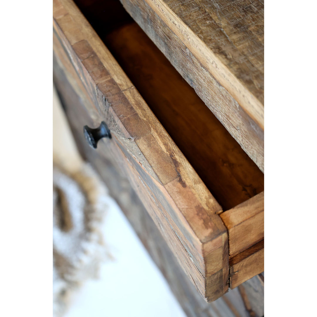 Schrank mit Türen und Schubladen aus Recyclingholz – Luxurelle Nordic Patina