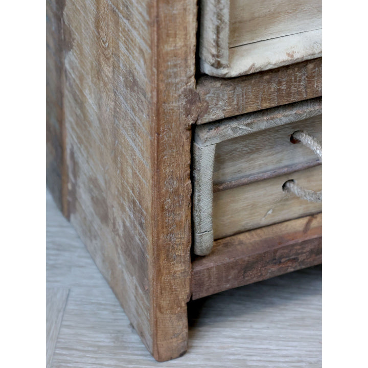 Skandinavische Kommode mit 10 Backsteinformen aus Recyclingholz – Luxurelle Nordic Patina