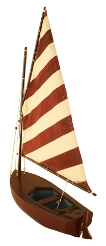 Segelboot – maritime Deko aus Holz mit Stoffsegel in Rotbraun