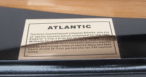 Segel Yacht ATLANTIC – maritime Holz Deko mit Stoffsegel und Messing Schild