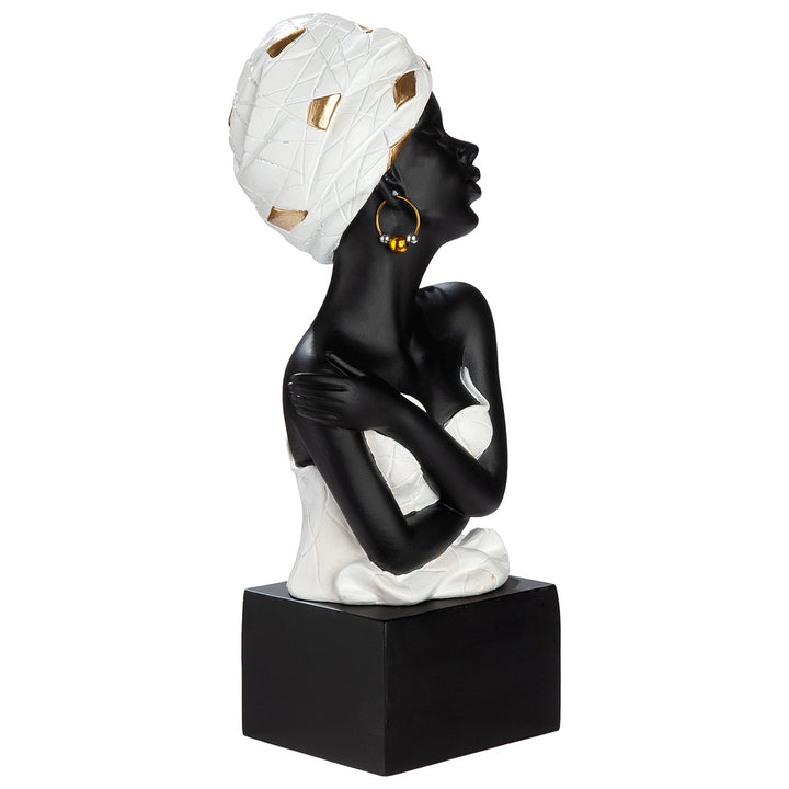 Figur Frau Jutei – stilvolle Eleganz in Schwarz und Weiß