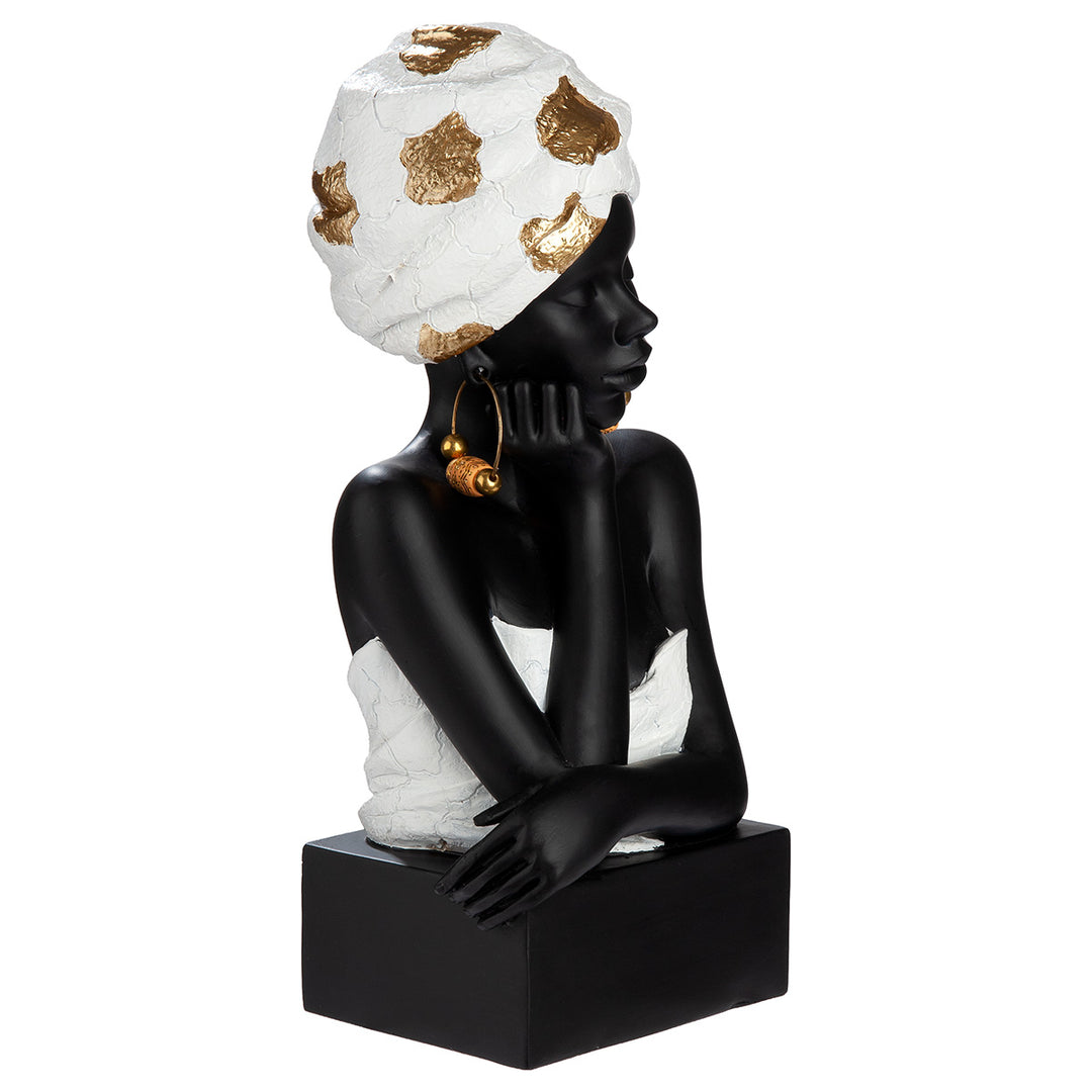 Figur Frau Jutei – moderne Kunstfigur mit stilvoller Ausstrahlung