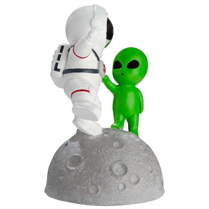 Dekofigur Alien Astronaut Noko – humorvolle Weltraum Szene aus Kunstharz