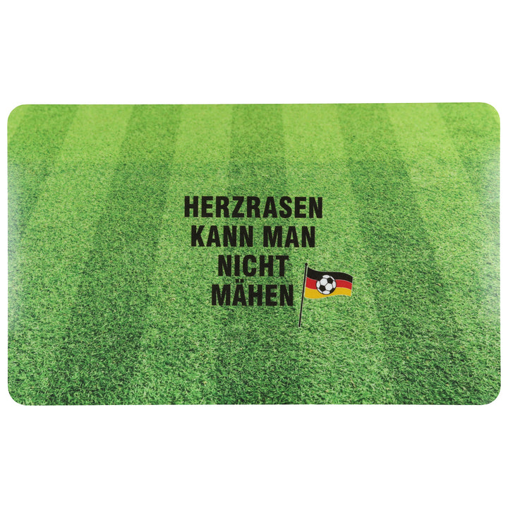 Frühstücksbrettchen Fußball „Herzrasen kann man nicht mähen“ – 4er Set Brettchen Grün