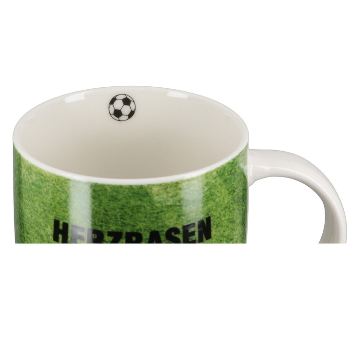 Tasse Fußball „Herzrasen kann man nicht mähen“ – 2er Set Porzellan Becher Fußball Grün