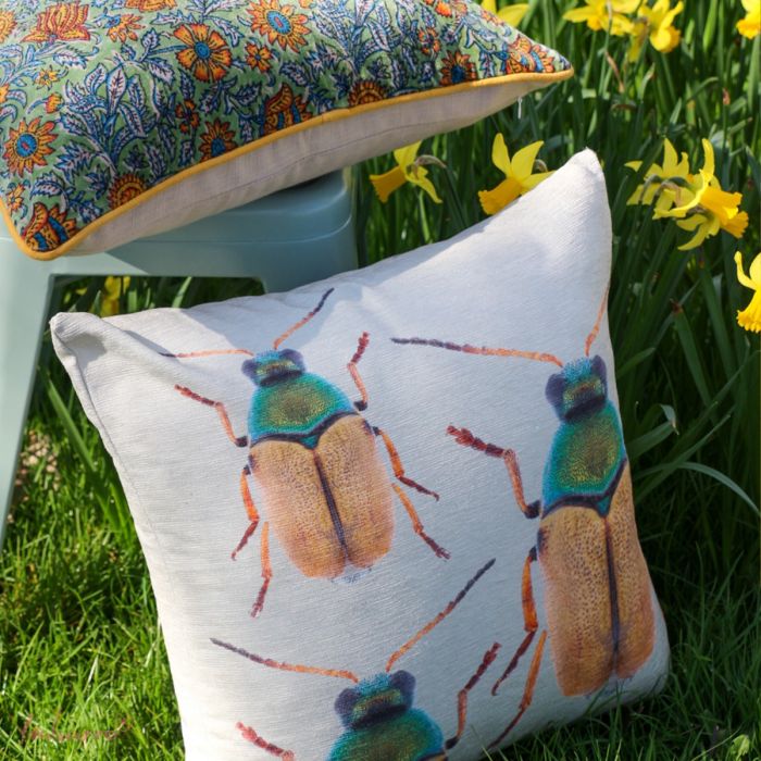 Kissen Beetle Art – dekoratives Baumwollkissen mit kunstvollem Käfermotiv