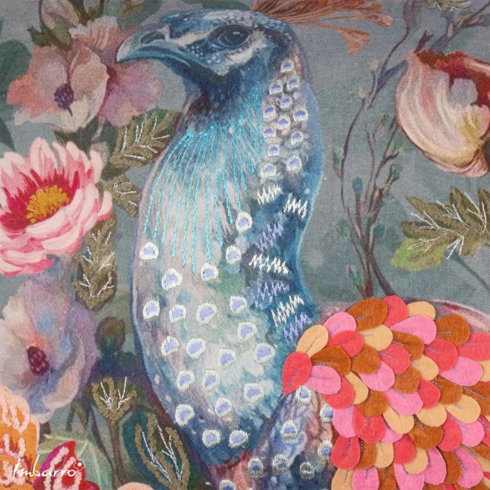 Kissen Plume – luxuriöses Baumwollkissen mit Pfauenmotiv und floraler Stickerei