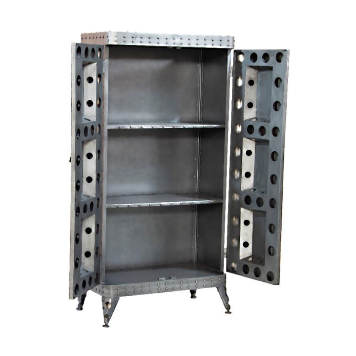 Aviation Schrank – Industrial Design im Fliegerlook