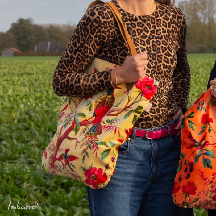 Shopper Tasche Honey – elegante Samttasche mit floralem Vogelmotiv in Gelb