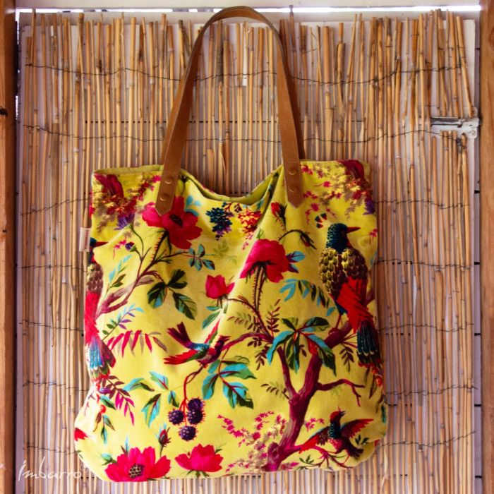 Shopper Tasche Paradise – luxuriöse Samttasche mit floralem Design in Gelb Grün