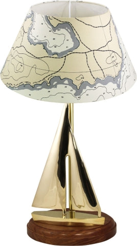 Lampe Segelyacht – maritime Tischlampe aus Messing und Holz mit Segel Design