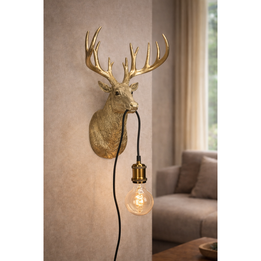 Wandlampe Hirsch – dekorative Wandlampe aus Polyresin in Gold