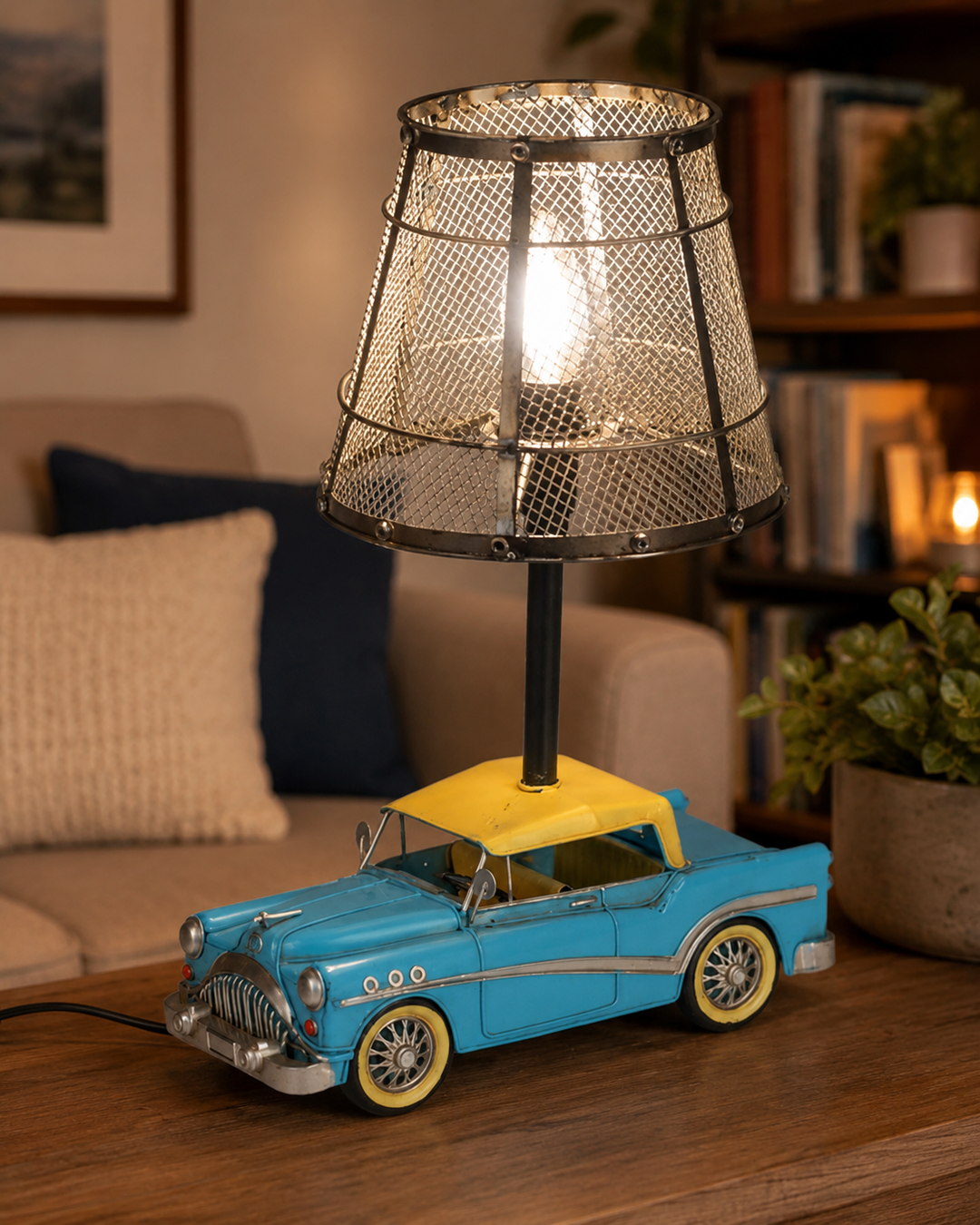 Lampe Auto Blau aus Metall – Vintage Tischlampe mit Oldtimer Design