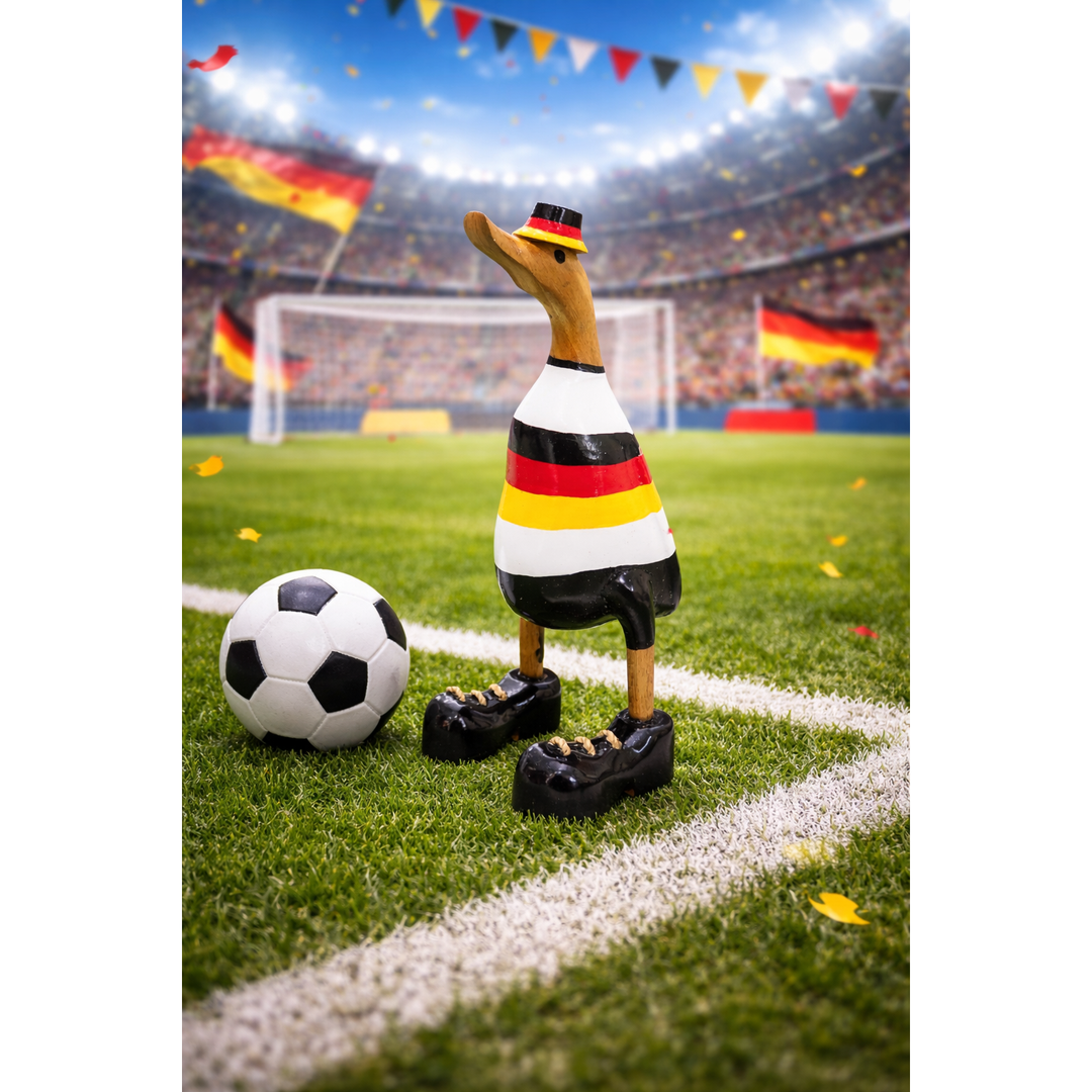 Deko Ente Deutschland Fan – 25 cm – handgefertigte Holzfigur im Deutschland Design