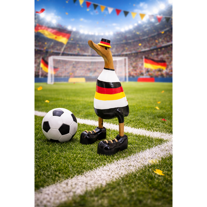 Deko Ente Deutschland Fan – 25 cm – handgefertigte Holzfigur im Deutschland Design