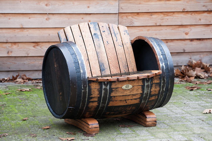 Lounge Set Whisky aus Eichenholz – 2 Fass Sessel mit Tisch im rustikalen Design