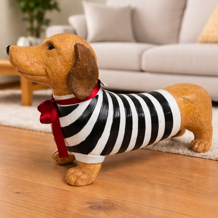 Dapper Dog Dackel – dekorative Hundefigur mit gestreiftem Pullover