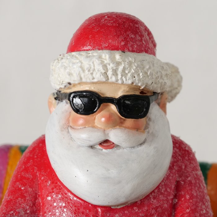 Weihnachtsfigur Santa mit Tiger Schlitten, handgemalt, 15 cm lang