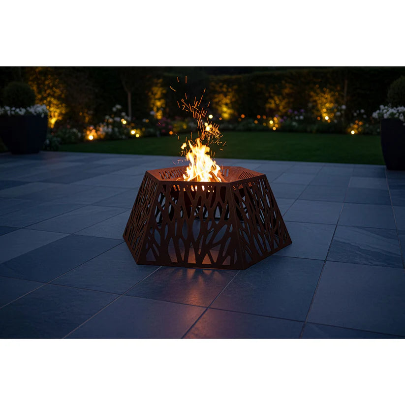 Feuerstelle Hexagon – moderne Feuerstelle aus Stahl für Garten und Terrasse