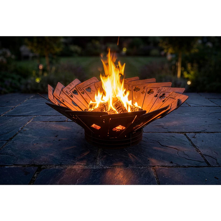 Feuerstelle Poker – außergewöhnliche Feuerstelle aus Stahl im Karten Design