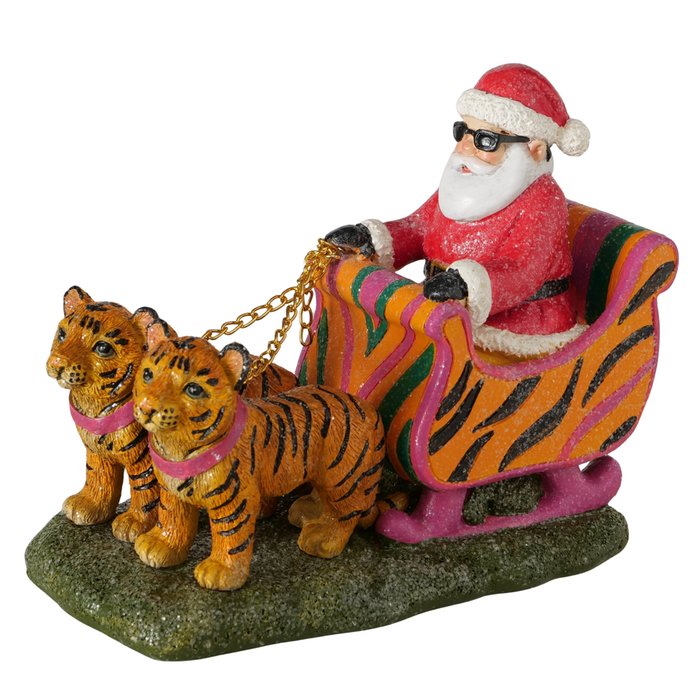 Weihnachtsfigur Santa mit Tiger Schlitten, handgemalt, 15 cm lang