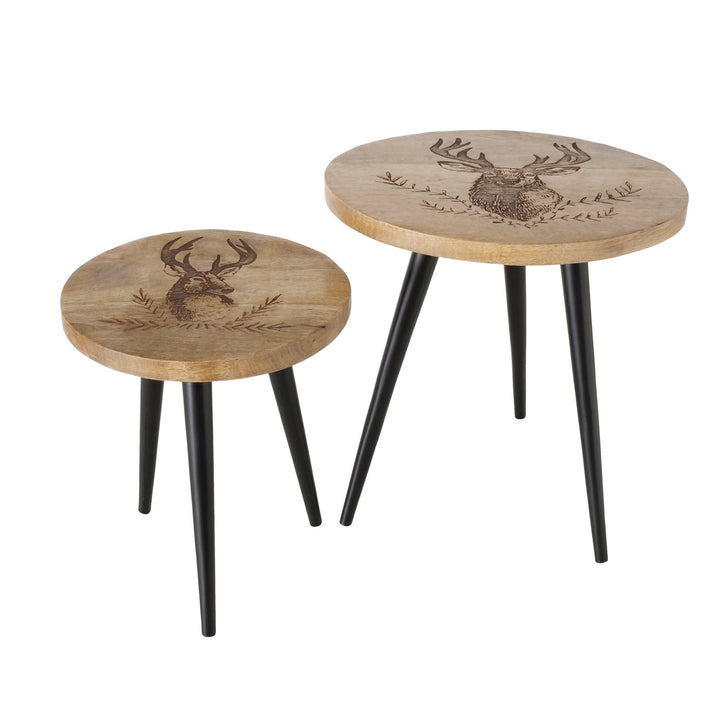 Tisch Rudolf – Handgearbeitetes 2 teiliges Beistelltisch Set aus Mangoholz mit Hirschmotiv