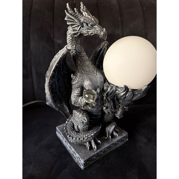 Tischlampe „Drache“ – Mystisches Design aus Kunstharz