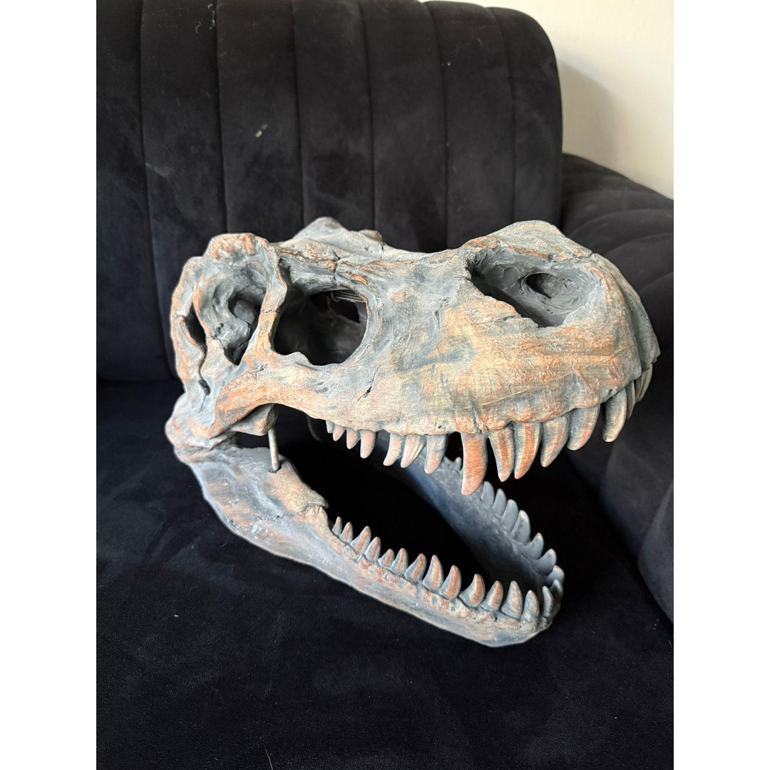Tischleuchte „T. Rex“ – Dinosaurier-Look aus Kunstharz